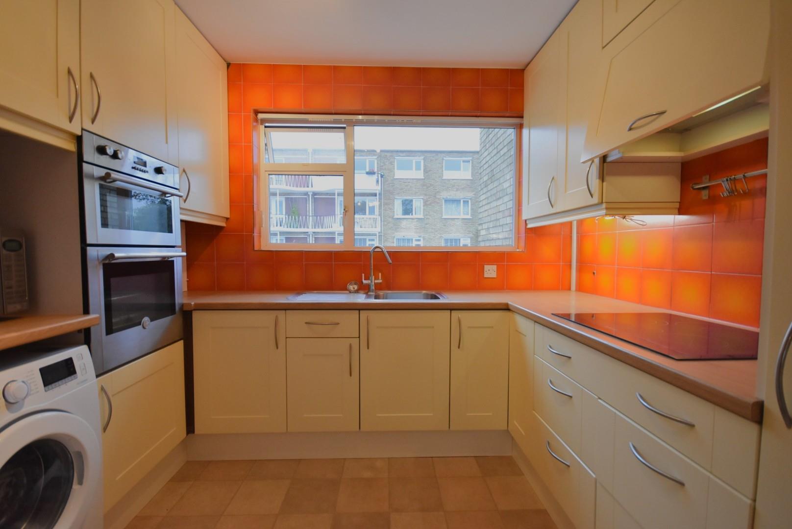 15 Albany Court, Beach Road, Penarth, CF64 1JU